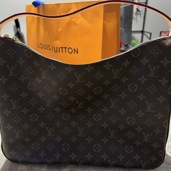 STUNNING Fashion HOBO! Brand New! Comes with Box and Bag (as seen in Picture) - Picture 1 of 10